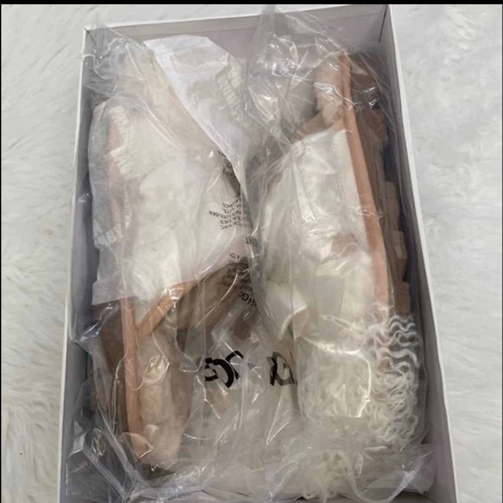 White classic Coquette Mongolian